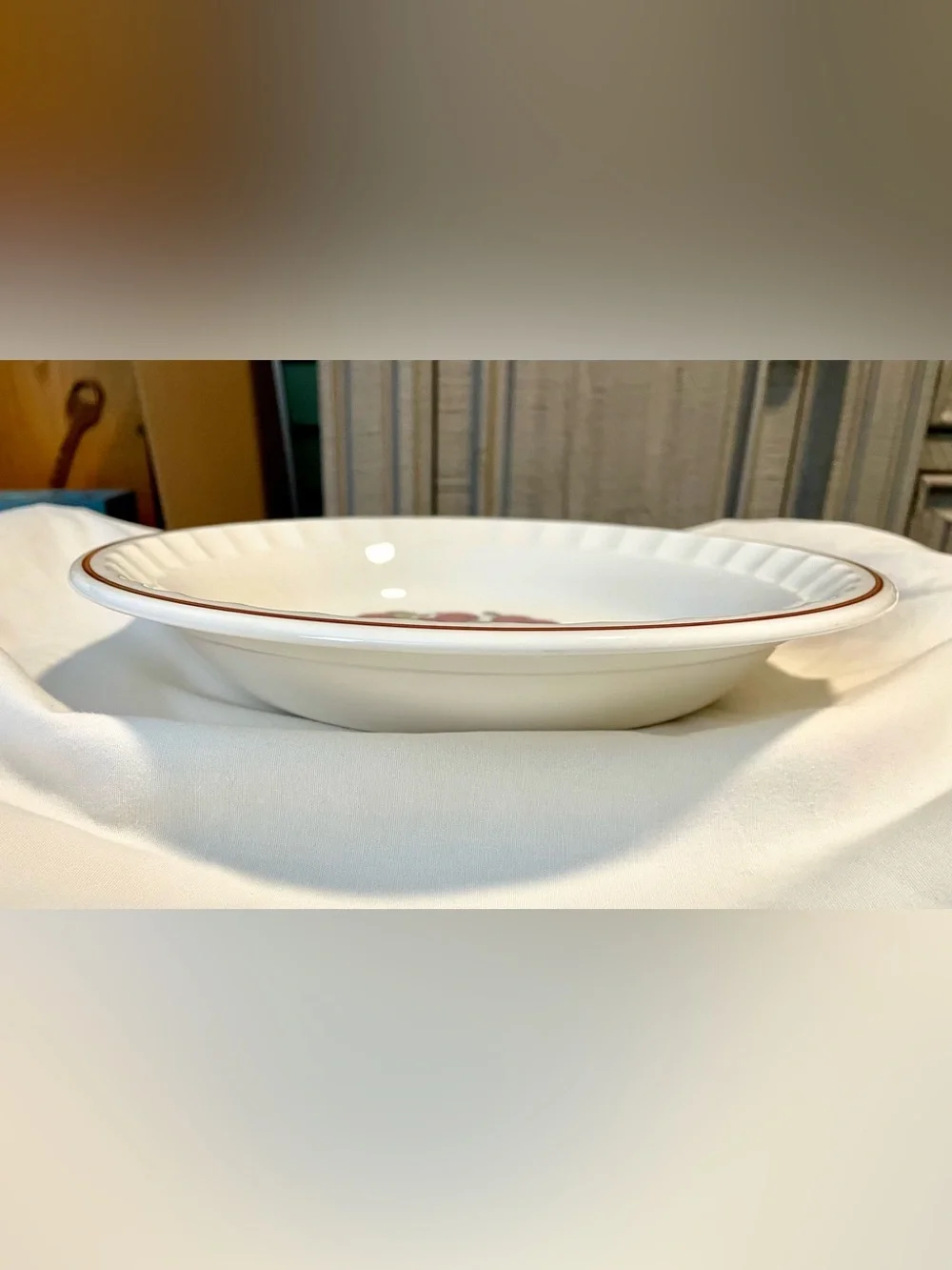 *VINTAGE* Ceramic Pie Plate/Baking Dish - 11